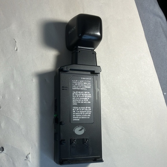 Miscellaneous Photo Gear Video Light, Remote Control, Power Adapter, Strap - Picture 5 of 8